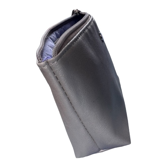 Bvlgari Emirates Business Class Amenity Kit (2024) SIlver Cosmetic Case EMPTY - Picture 8 of 9